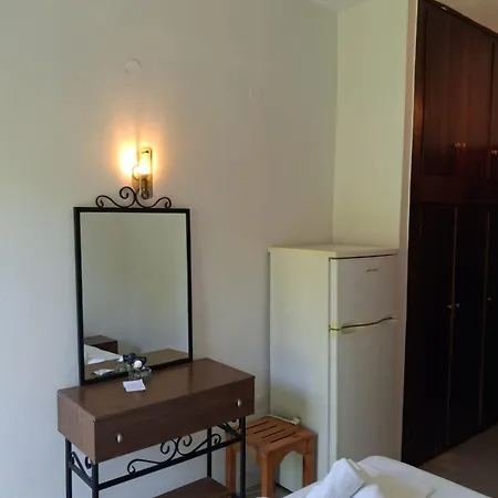 Ellia Mirtiotissa * Glyfada (Corfu)